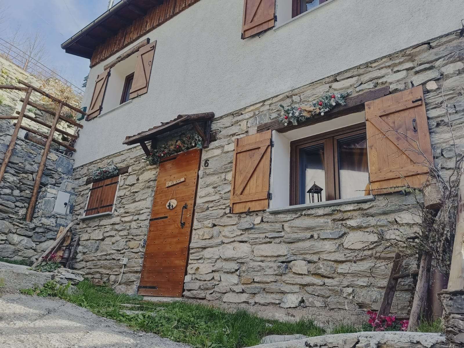 sotto la montagna upega