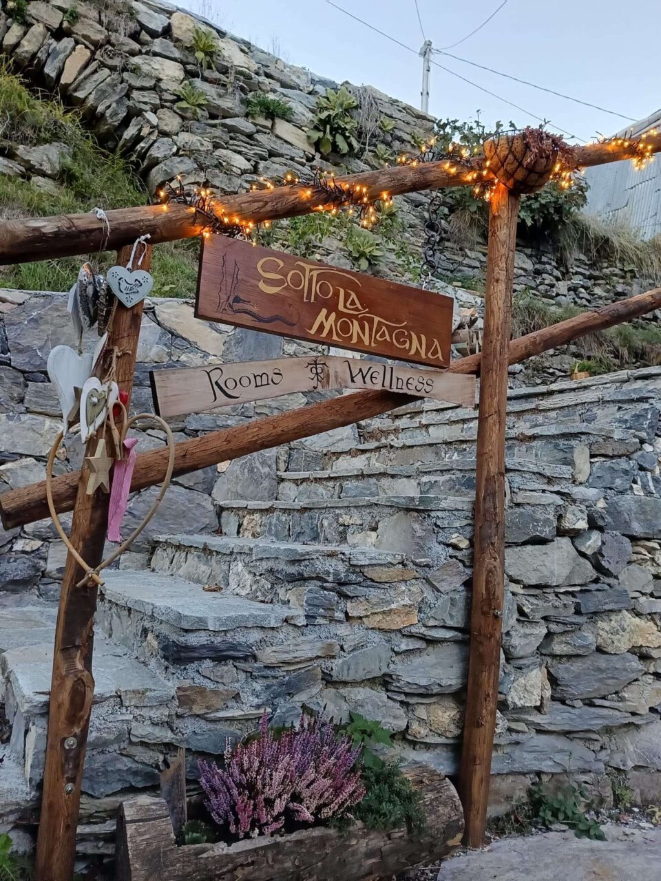 sotto la montagna upega